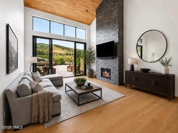 137 Benchmark Rd #214, Avon, CO 81620