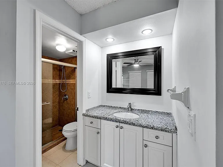 906 Twin Lakes Dr #8-J — Photo 12