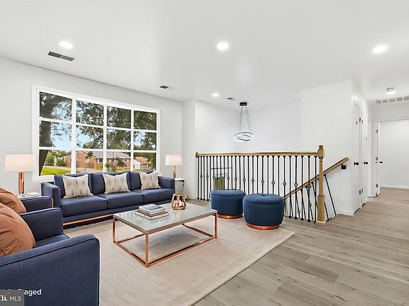3rd image of 129 Catawba Pl