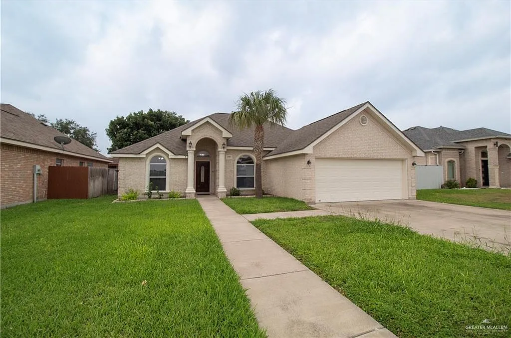 3 bed, 2.0 bath, 1827 sqft, $1,795 — Photo 2