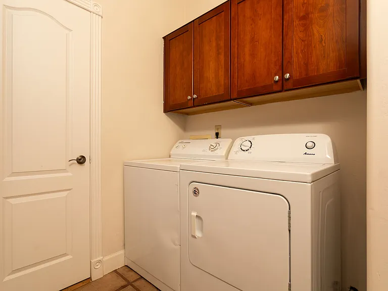 1029 E Blanton Dr — Photo 20