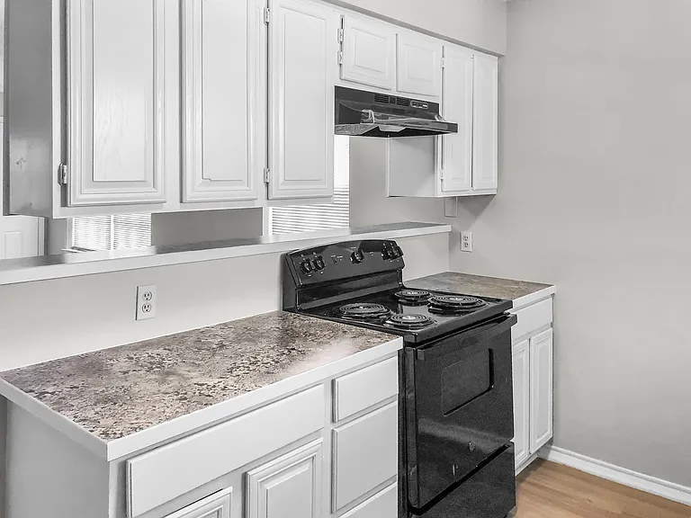 1112 Valley View St — Photo 38