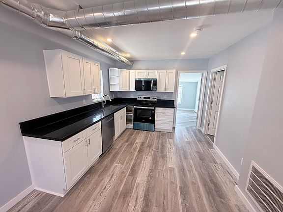 4th image of 815 Jackson St #1