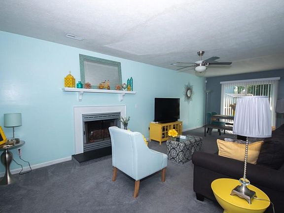 3rd image of 203 Anne Dr