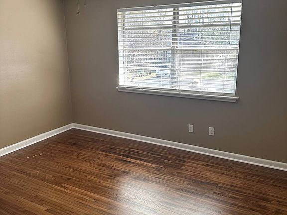 3rd image of 2968 Donita Dr
