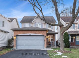 34 Avonmore Cres, Ottawa, ON K2G 6J7