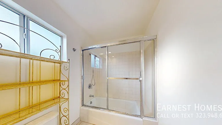 14013 Addison St — Photo 14
