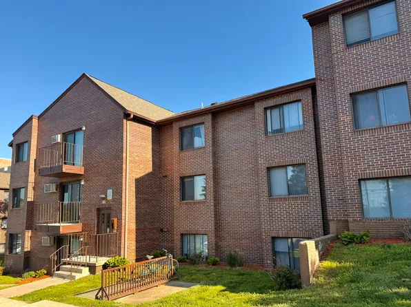 12 E Court St, Iowa City, IA