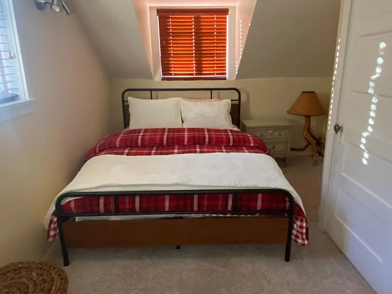 2444 Rogue River Hwy — Photo 9
