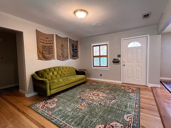 2nd image of 3025 Olive Pl