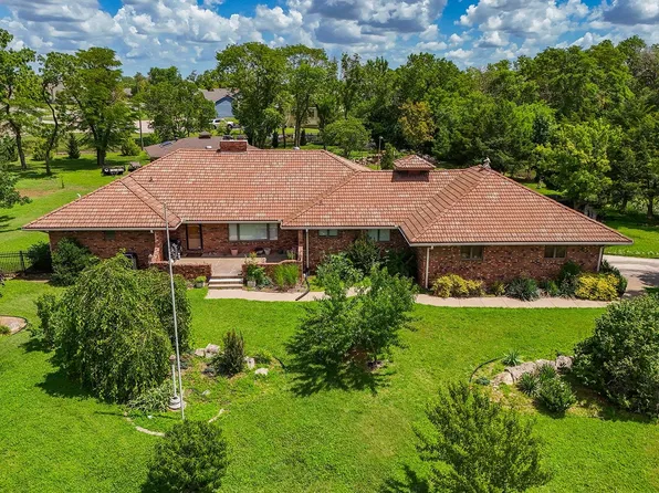 12400 E Lynne St, Wichita, KS 67207