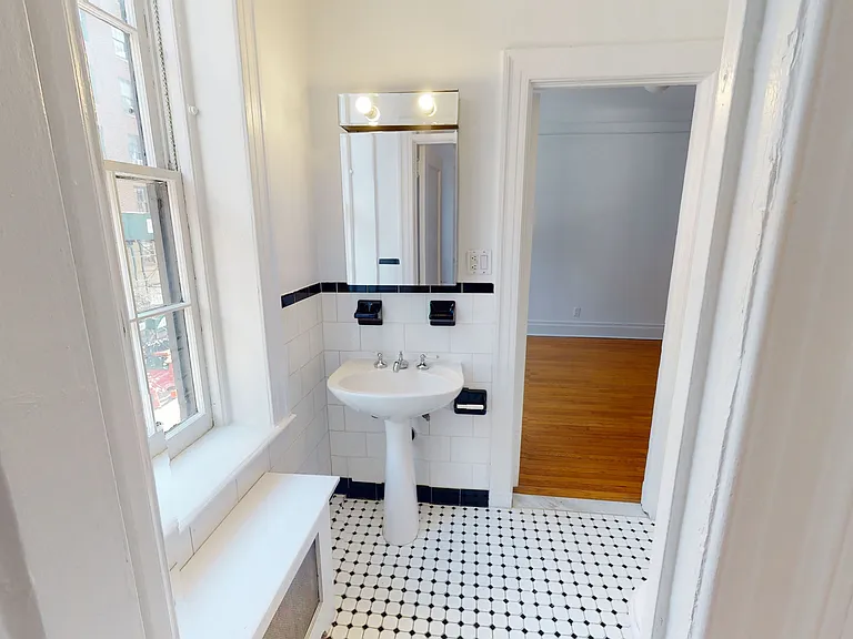 20 E 67th St #3F — Photo 7