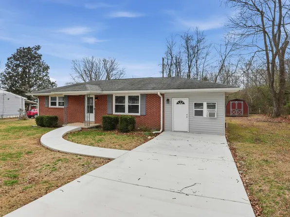 420 Oakwood Rd, Tullahoma, TN 37388