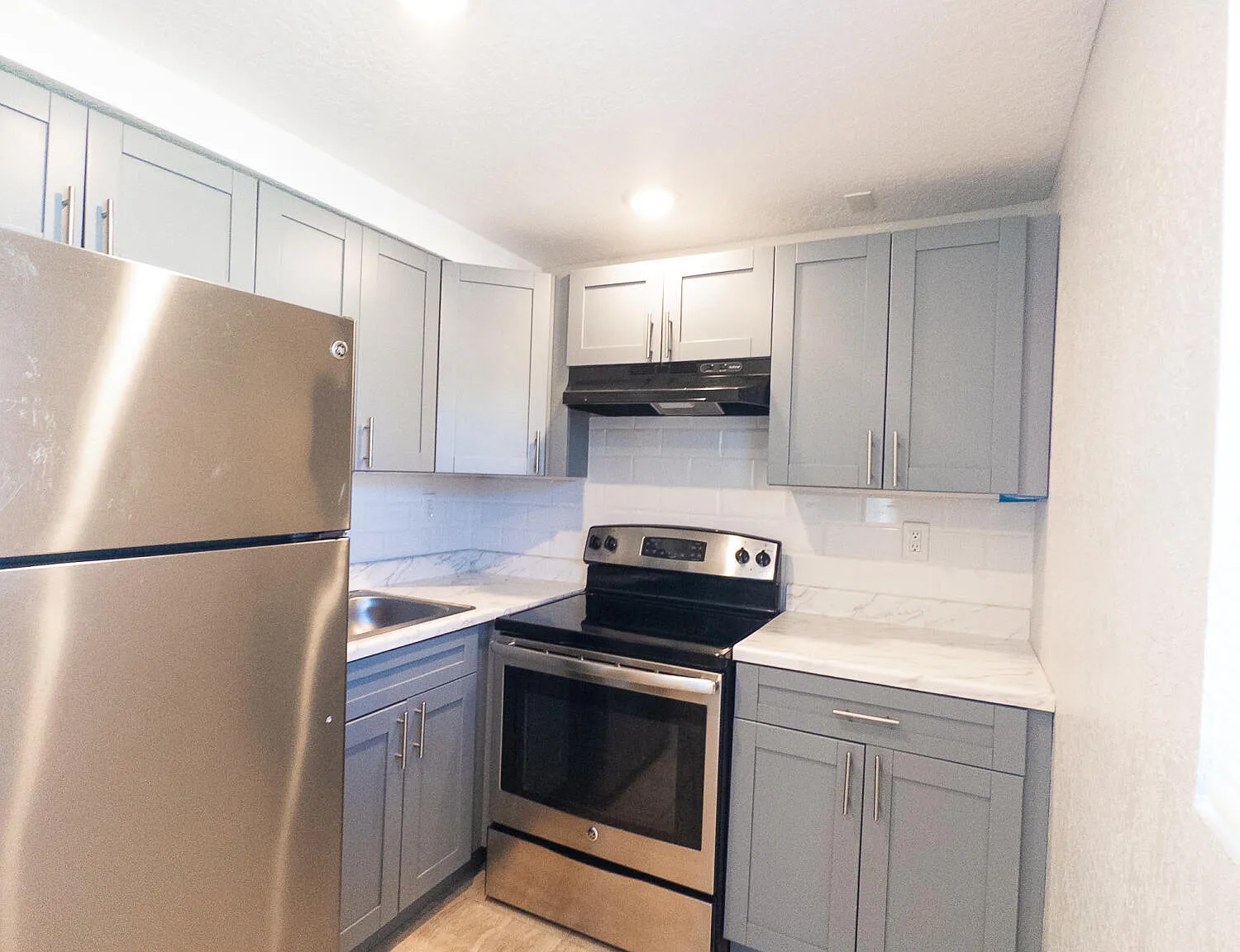 2 bed, 1.0 bath, 528 sqft, $1,500 — Photo 2