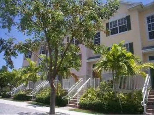 906 NE 28th St, Wilton Manors, FL 33334