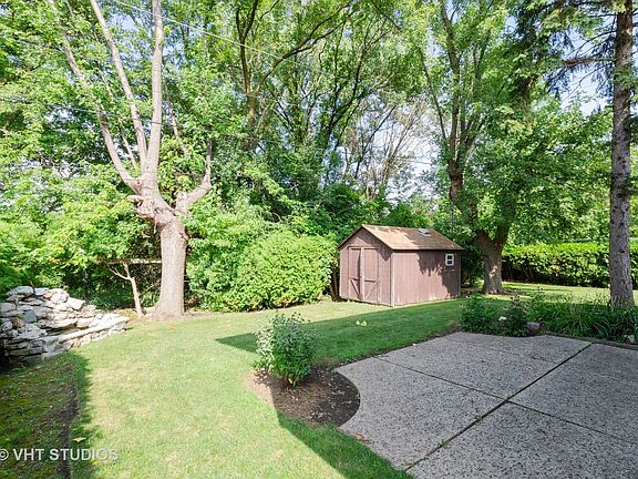 2nd image of 902 Underwood Pl