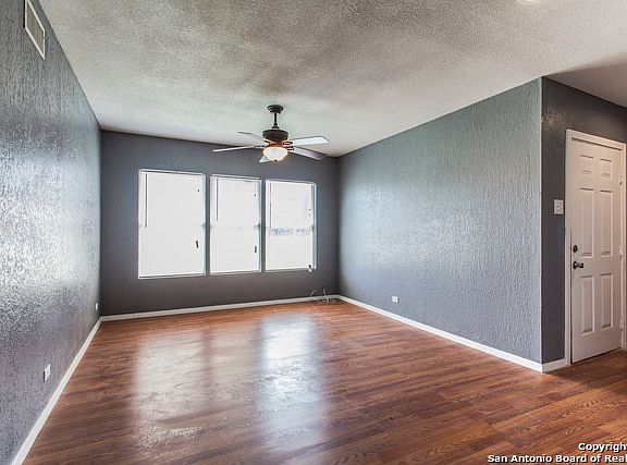 2nd image of 2837 W Mistletoe Ave
