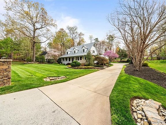 4th image of 3805 Waldenbrook Rd