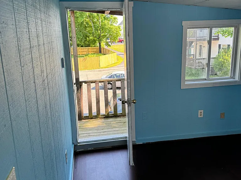 28 Seavey St #4 — Photo 6