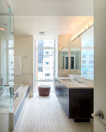 5th image of 207 E 57th St APT 15B
