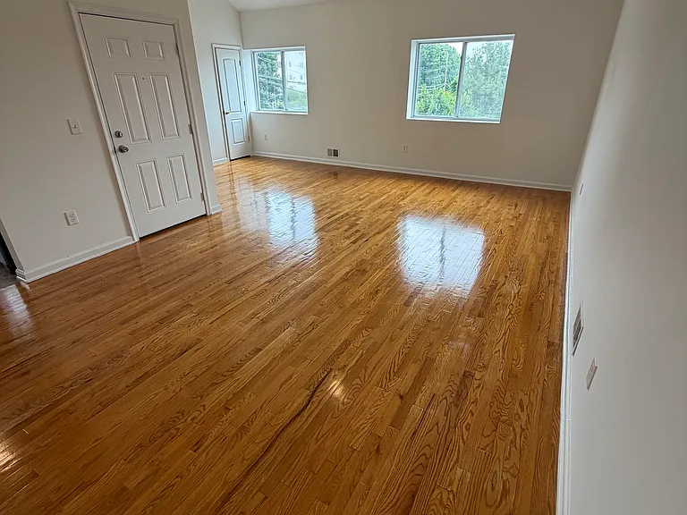 3B Rockwell Ave #3B — Photo 5