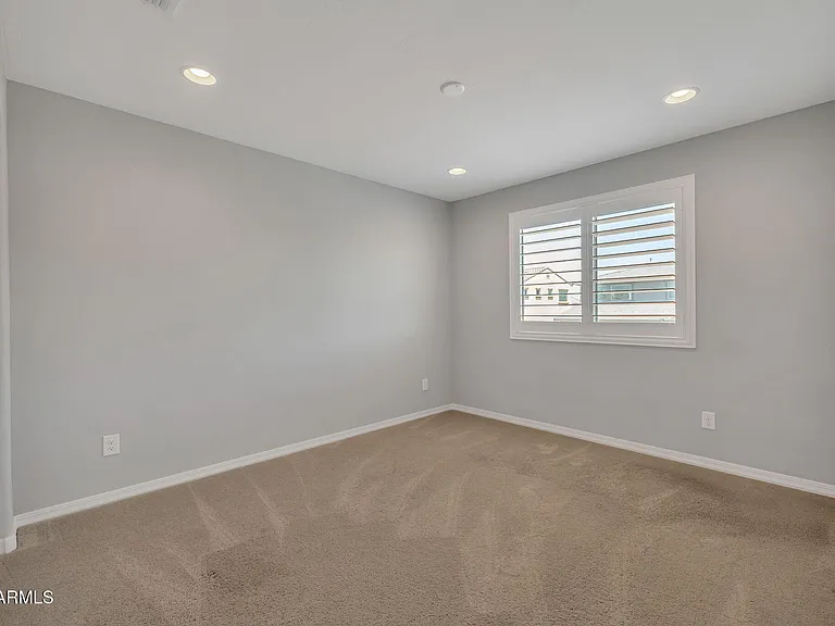 5819 N 88th Ln — Photo 22