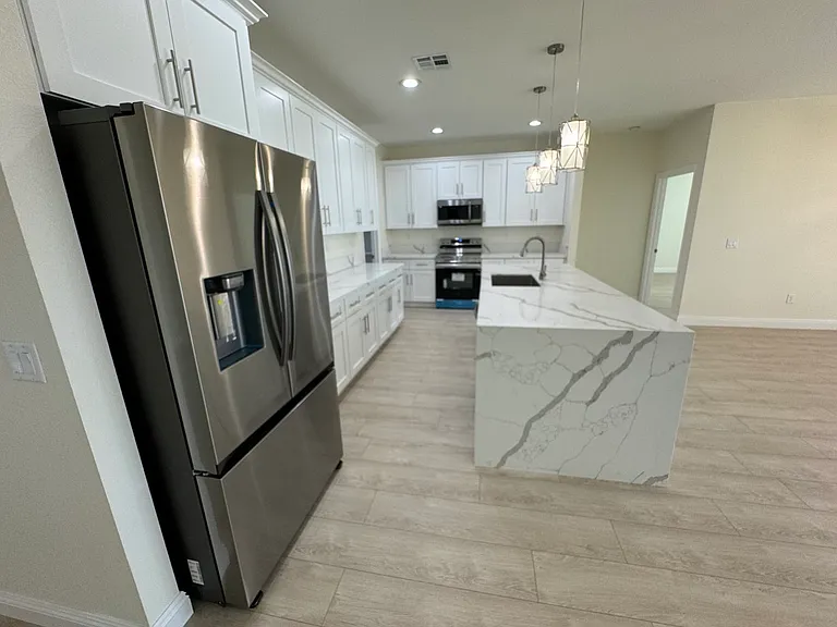 4780 Stoneham St — Photo 3