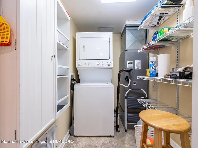 219 3rd Ave — Photo 8