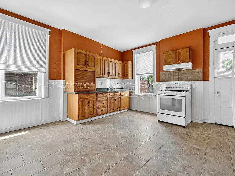 4617 S Compton Ave — Photo 11