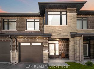 838 Clapham Ter, Ottawa, ON K2S2N8