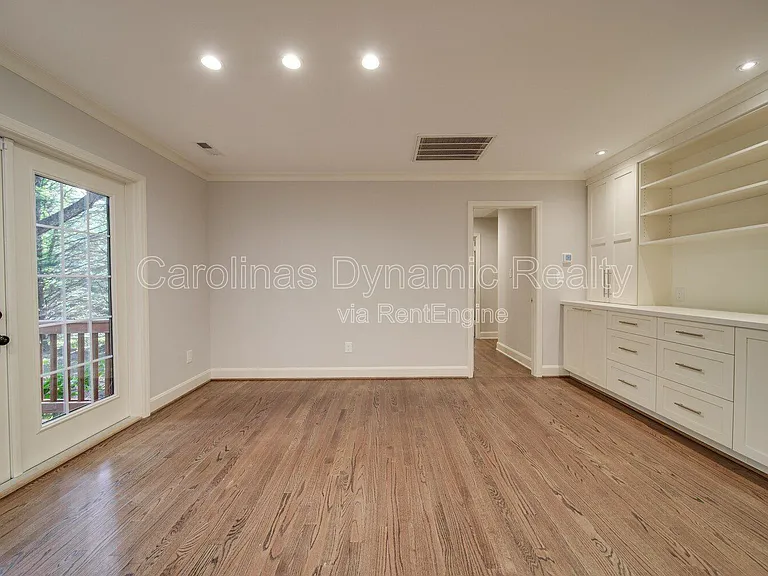 6700 Castlegate Dr — Photo 51
