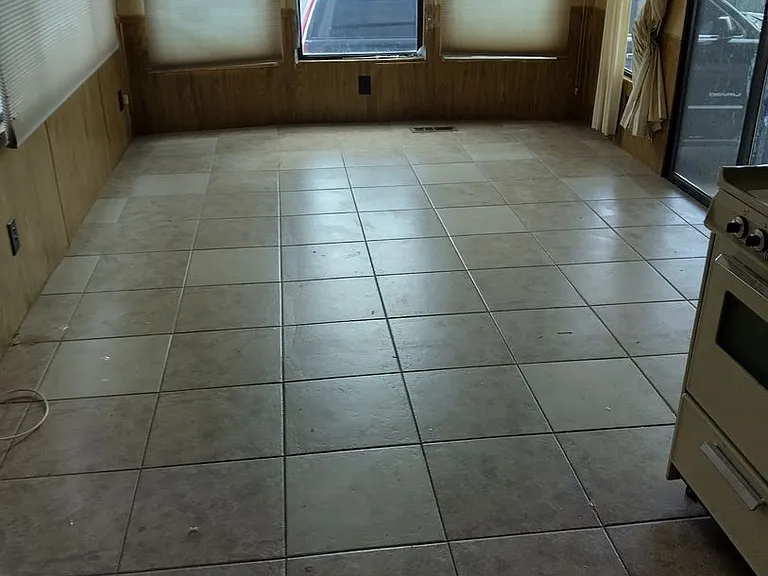 1334 W Hatcher Rd — Photo 6