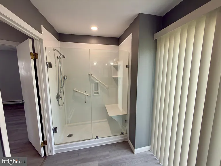 422 W 6th Ave — Photo 16