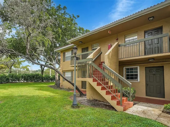 758 NW 103rd Ter, Pembroke Pines, FL 33026