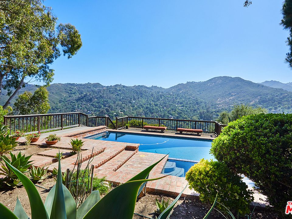1st image of 21485 Colina Dr