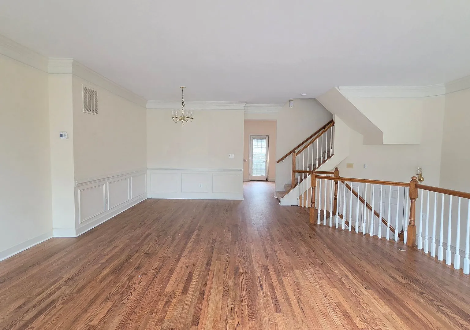 Fabulous Layout with this Beautiful Alexandria Townhome! — Photo 3