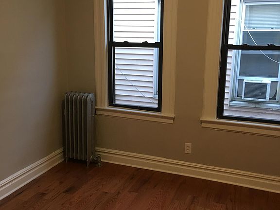4th image of 691 Summer Ave APT 3