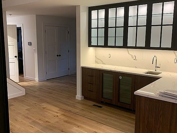 4th image of 100 Glen Oban Dr