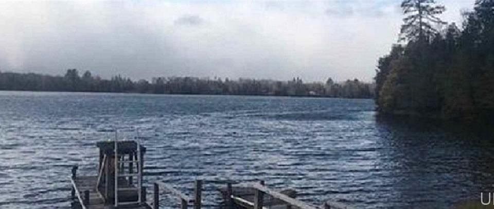 2nd image of 5043 Hemlock Point Rd