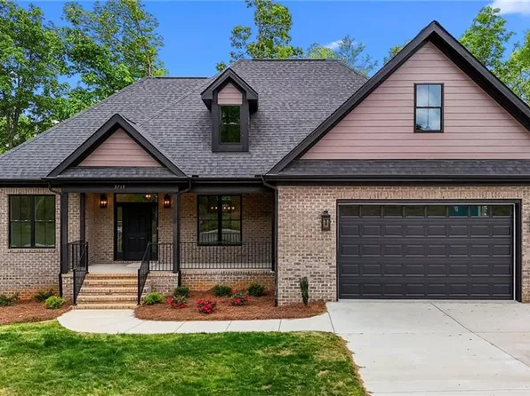 3719 Serenity Dr, Burlington, NC 27215