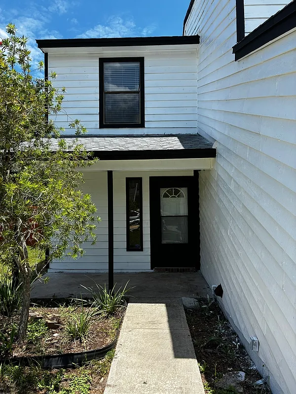 3 bed, 2.5 bath, 1404 sqft, $1,900 — Photo 2