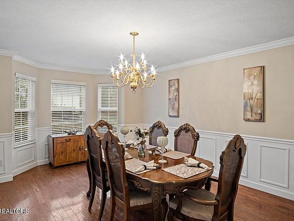 3rd image of 1231 Grenoble Dr