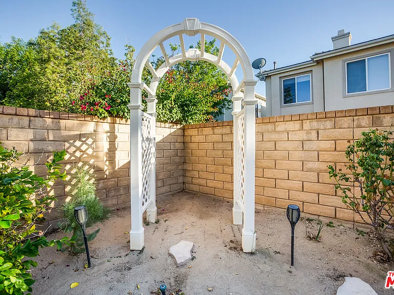 24040 Dandelion Ln — Photo 38