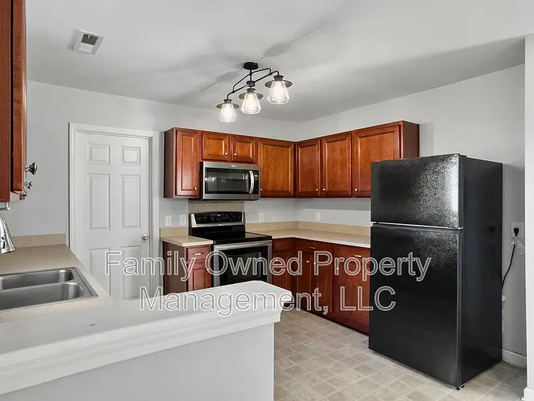 100 Salem Creek Dr — Photo 15