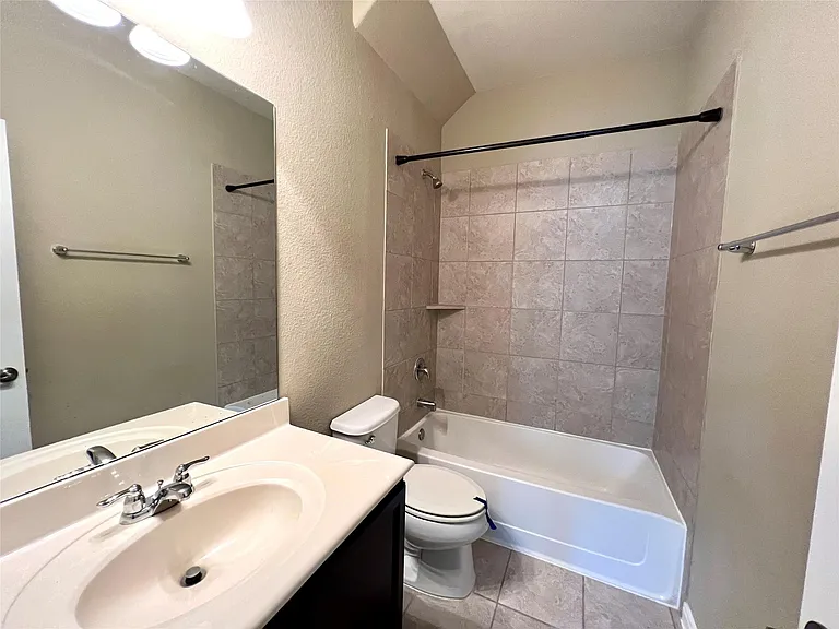 6418 Burgess Heights Ln — Photo 15