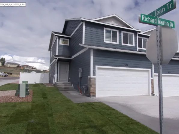1624 Richard Martin Dr, Cheyenne, WY 82007