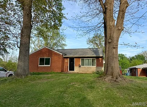 7602 Elton St Photo 1