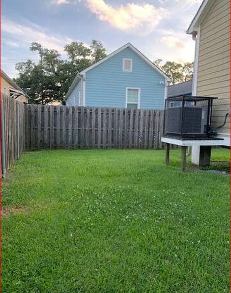 318 N Lopez St — Photo 25