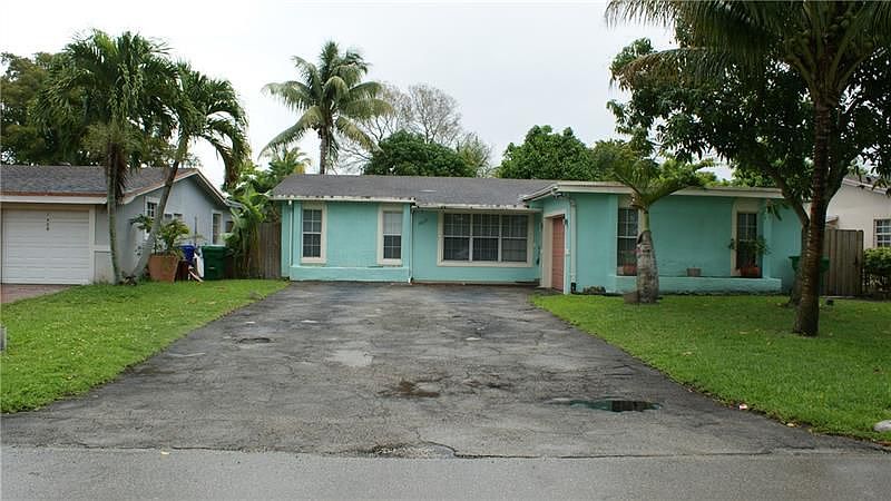 1st image of 2813 Dolphin Dr