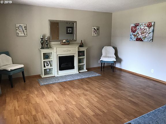 3rd image of 15616 NE 85th St